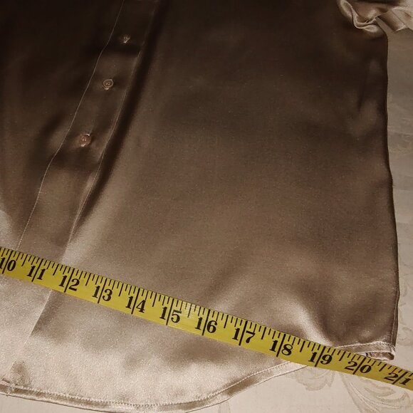JONES NEW YORK 100% SILK BLOUSE LONG SLEEVES SHIRT TAIL HEM LGT TAUPE NWT SZ 10 - Picture 7 of 7